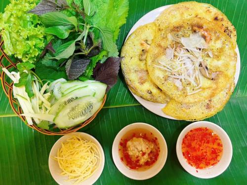 Cách đổ bánh xèo ngon, giòn chuẩn vị 3 miền: Bắc - Trung - Nam