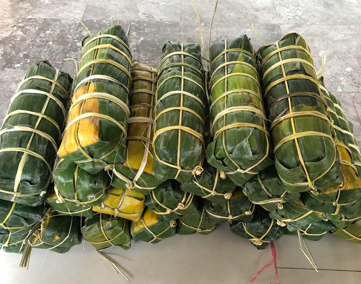 Cách gói bánh Tét truyền thống Việt Nam