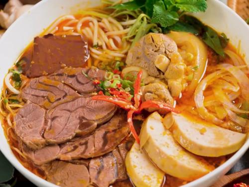 Cách nấu bún bò Huế ngon chuẩn vị