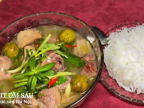 Cách nấu lẩu vịt ôm sấu: Công thức "Bất bại" cho bữa tiệc sum vầy